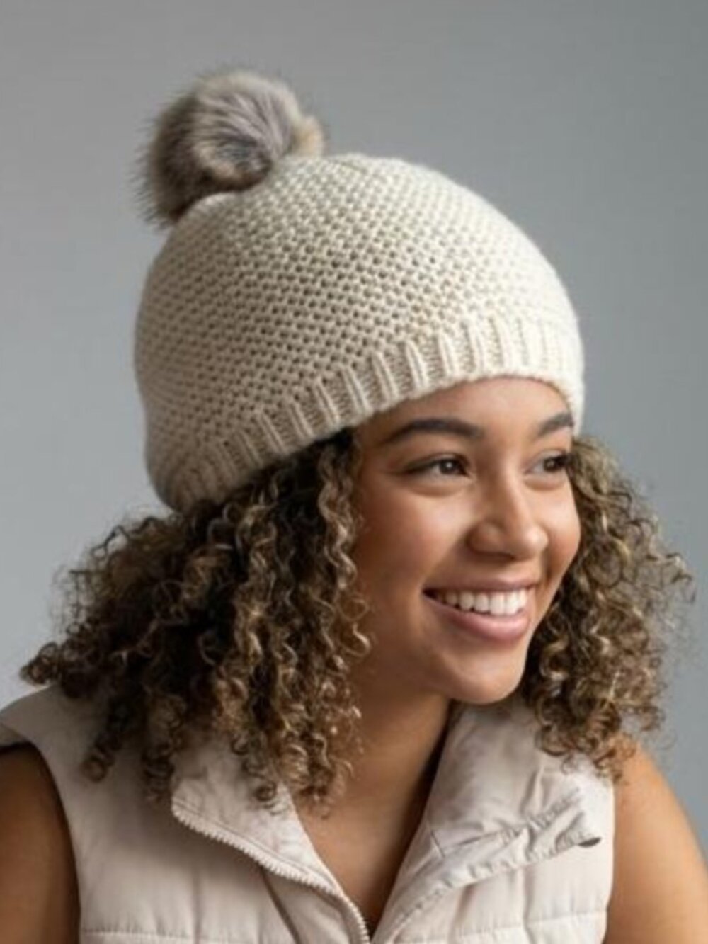 H&M Chunky Knit Beret Hat with Faux Fur Pom-Pom Cream White